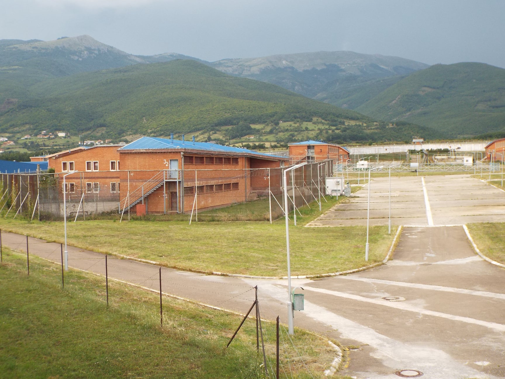 Pakoja e dyshimtë në burgun e Dubravës: njoftohet Policia e Kosovës