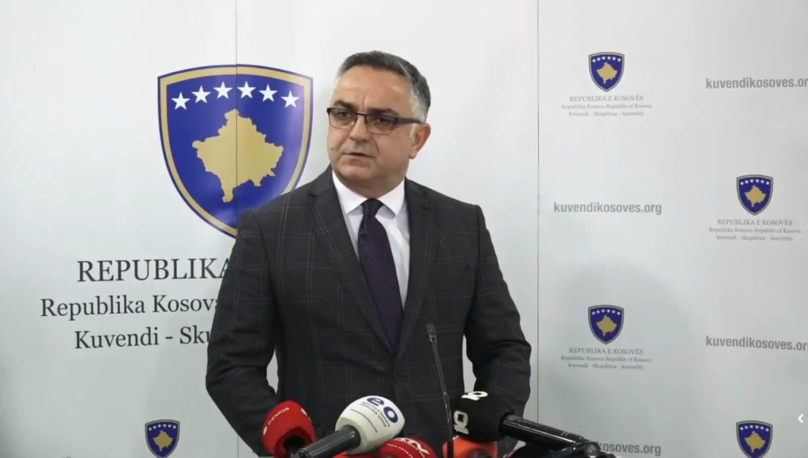 Tahiri: Kuvendi duhet të diskutojë edhe strategjinë për të zhvendosurit në Hagë