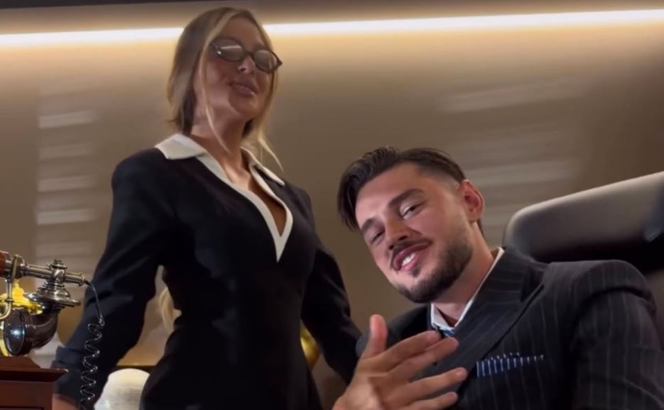 Fotoja bardhë e zi e Leos dhe Lelës tërheq vëmendjen e ndjekësve