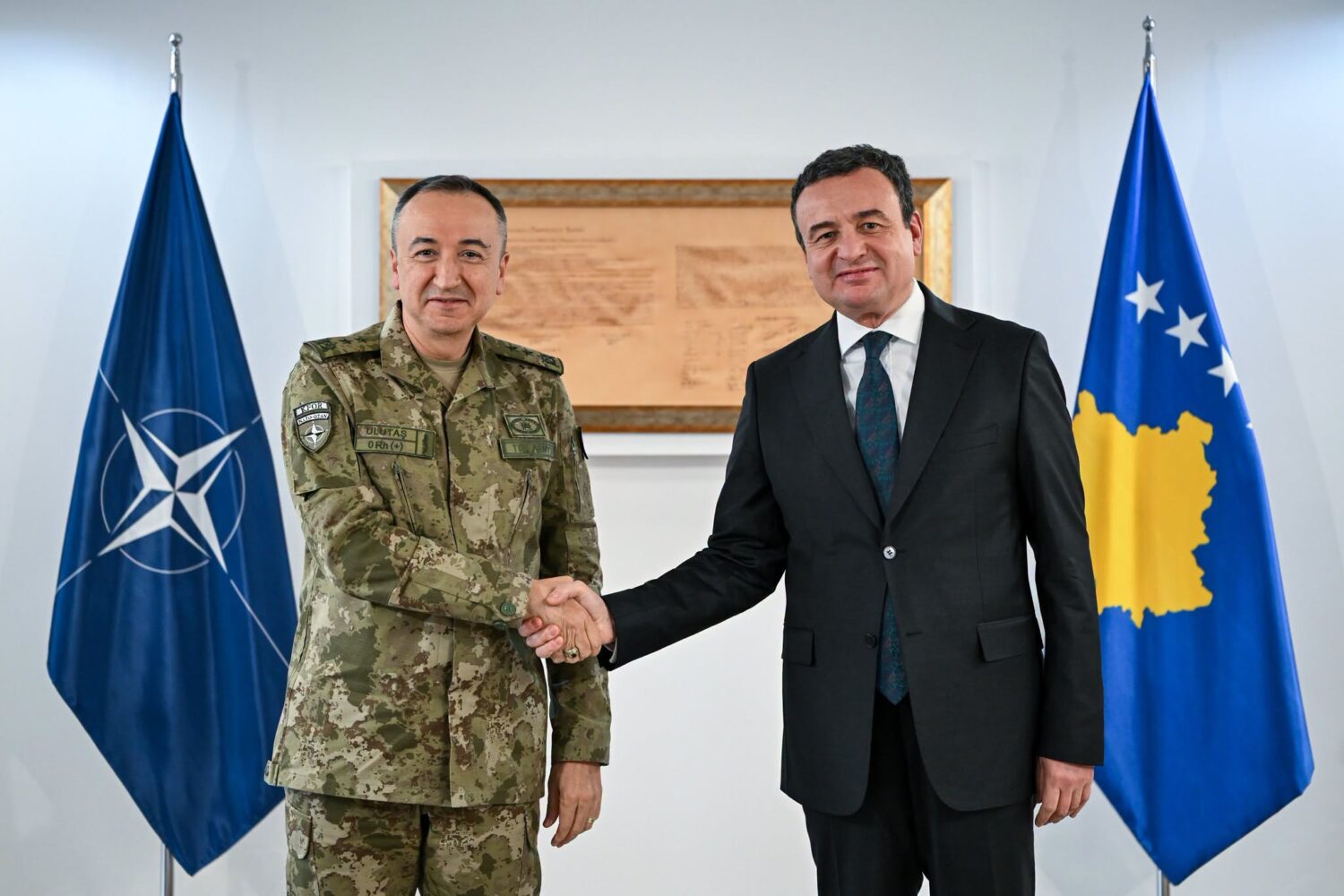 Takimi lamtumirës i Kurtit me Ulutaşin: në fokus NATO-ja dhe siguria