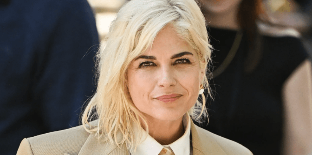 Dy anëtare të ekuipazhit kërkojnë ndihmë mjekësore pas incidentit me Selma Blair