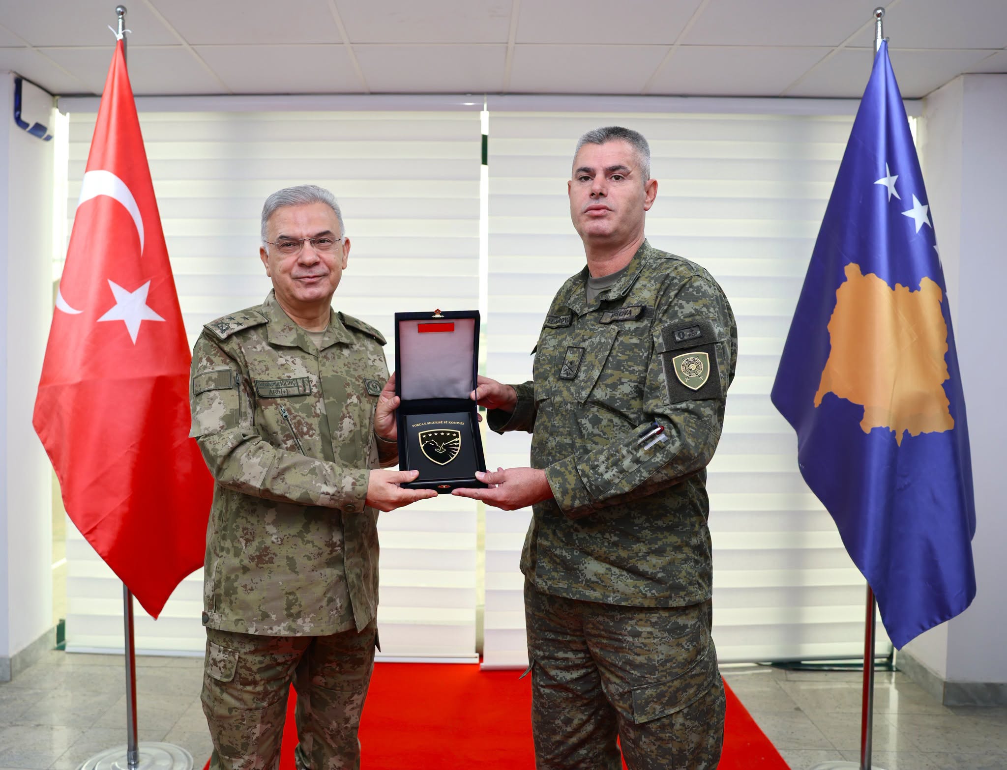 Takim mes Mehmet Lladrovcit dhe Sebahattin Kilinçit për bashkëpunimin ushtarak