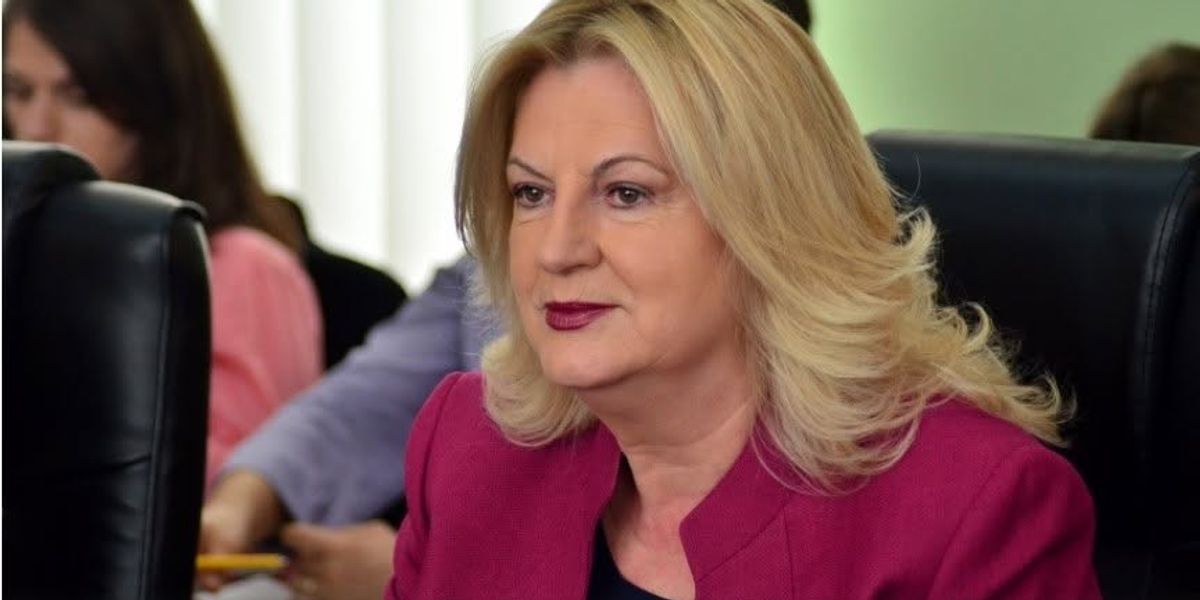 Edita Tahiri kërkon sqarime nga Kurti për zbatimin e vetëmenaxhimit serb