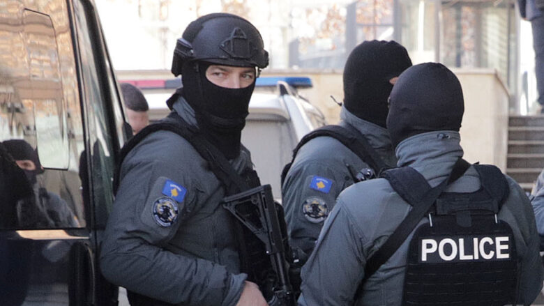 Ekstradimi i dy shtetasve kosovarë: njëri kërkohej për narkotikë, tjetri për grabitje