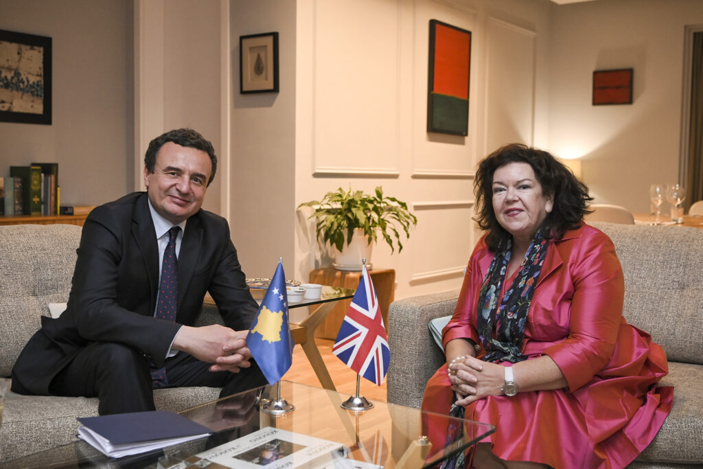 Kurti dhe Karen Pierce diskutojnë bashkëpunimin Kosovë–Britani