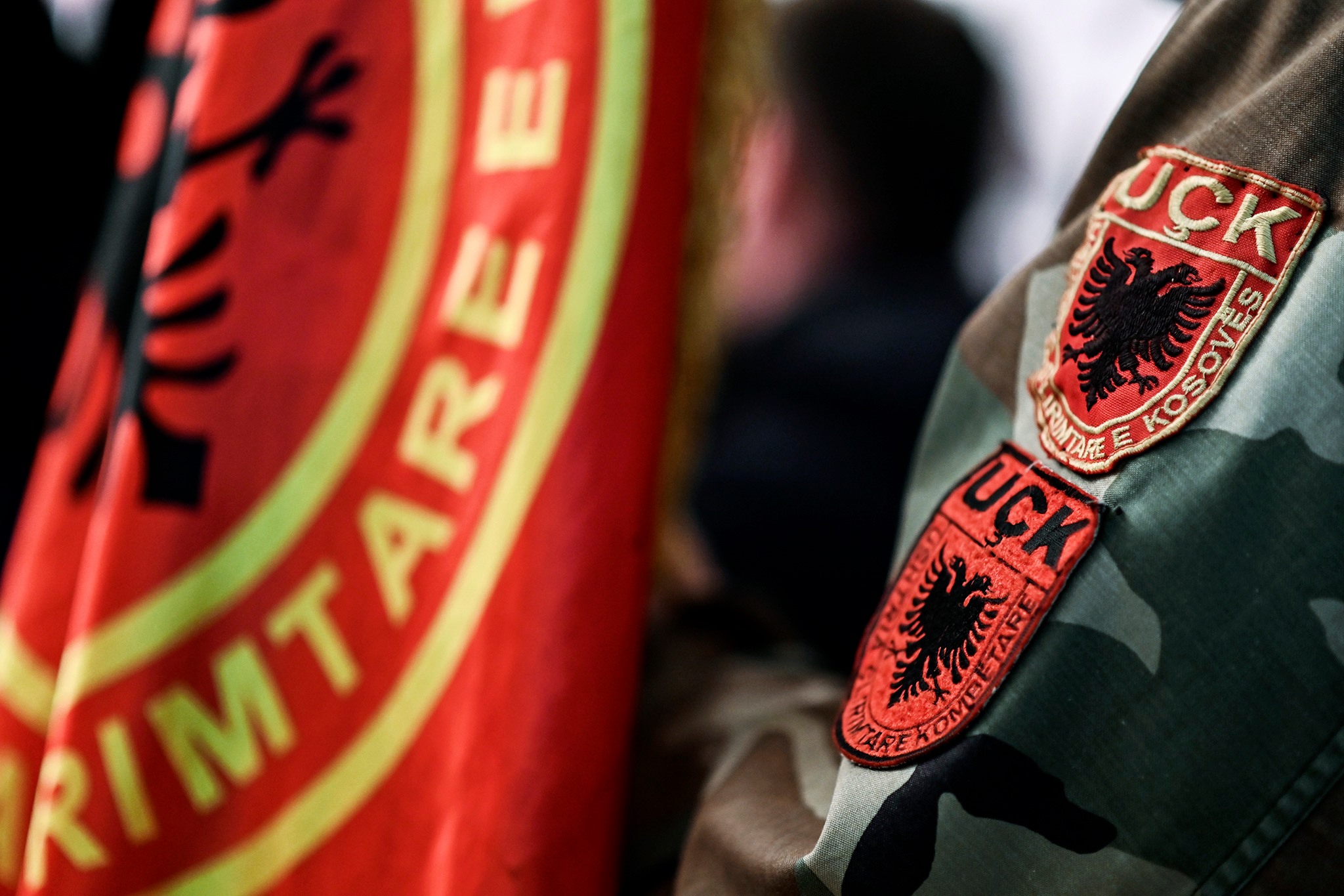 Veteranët e UÇK-së: Flamuri nuk duhet lidhur me dhunën dhe vandalizmin