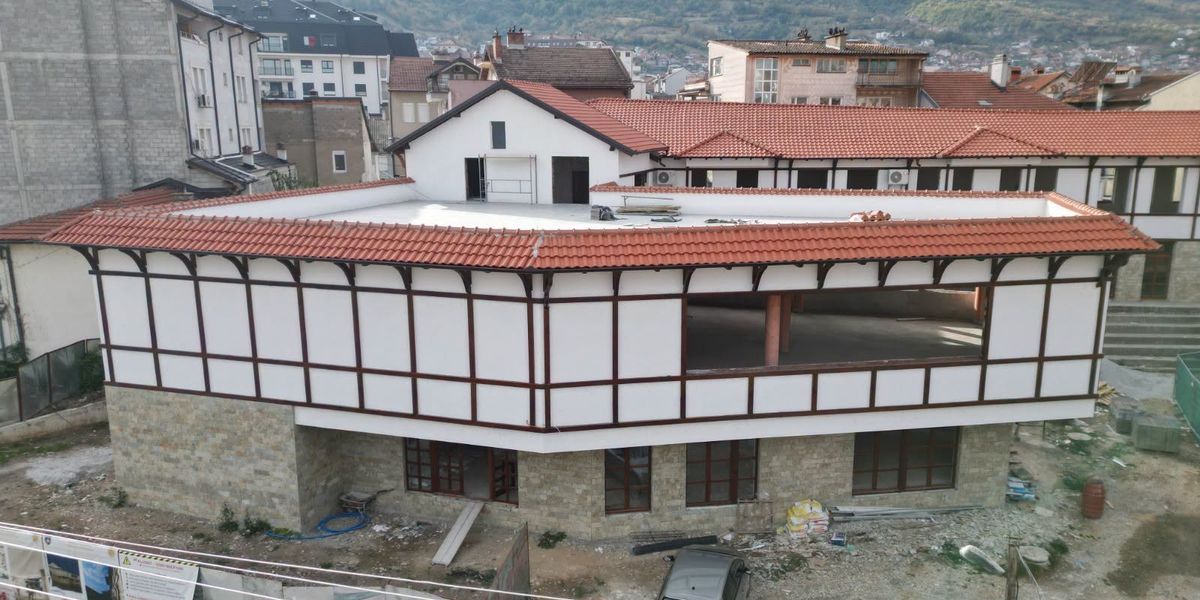 Punimet në bibliotekën e re të Prizrenit drejt fazës finale