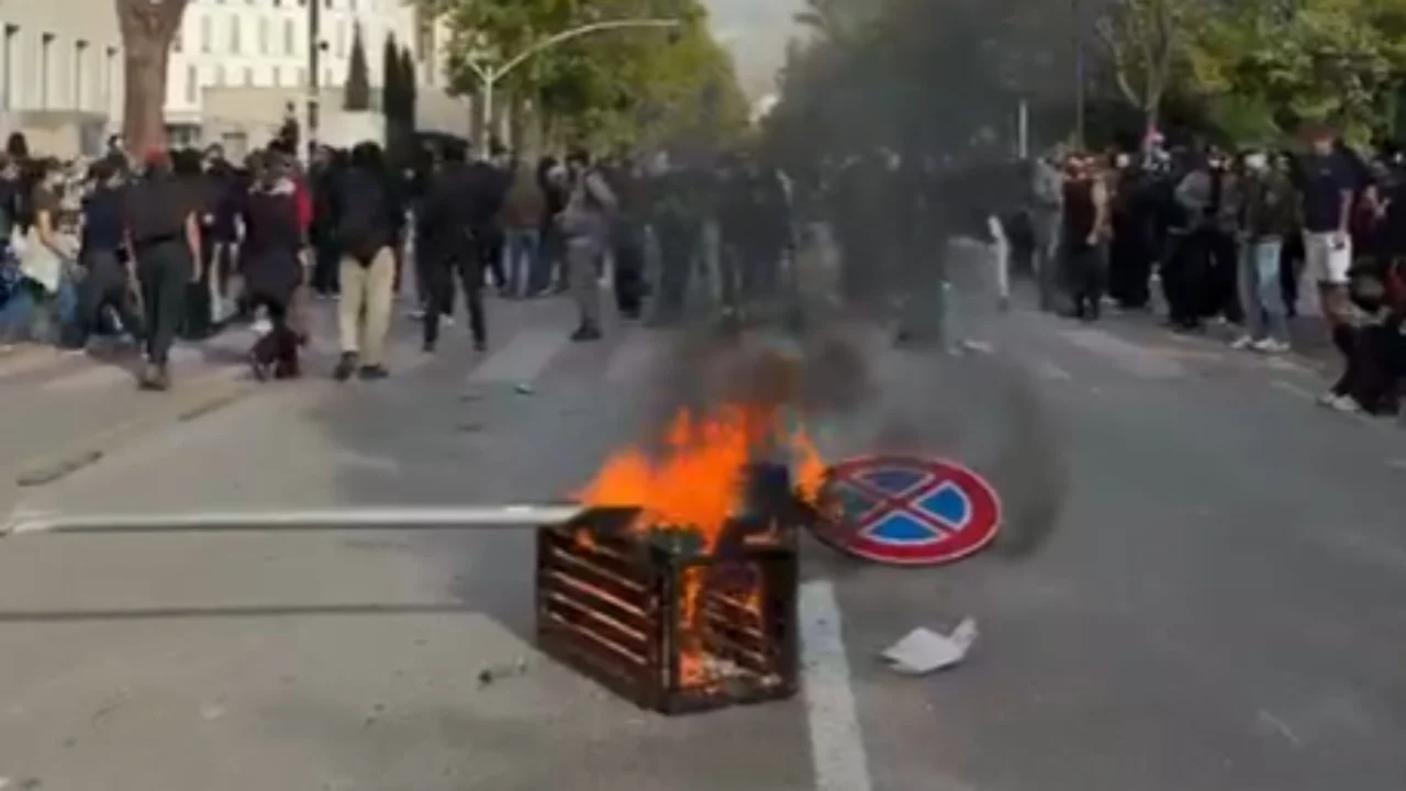 Protestat studentore vazhdojnë, policia u bën thirrje prindërve të kujdesen për fëmijët