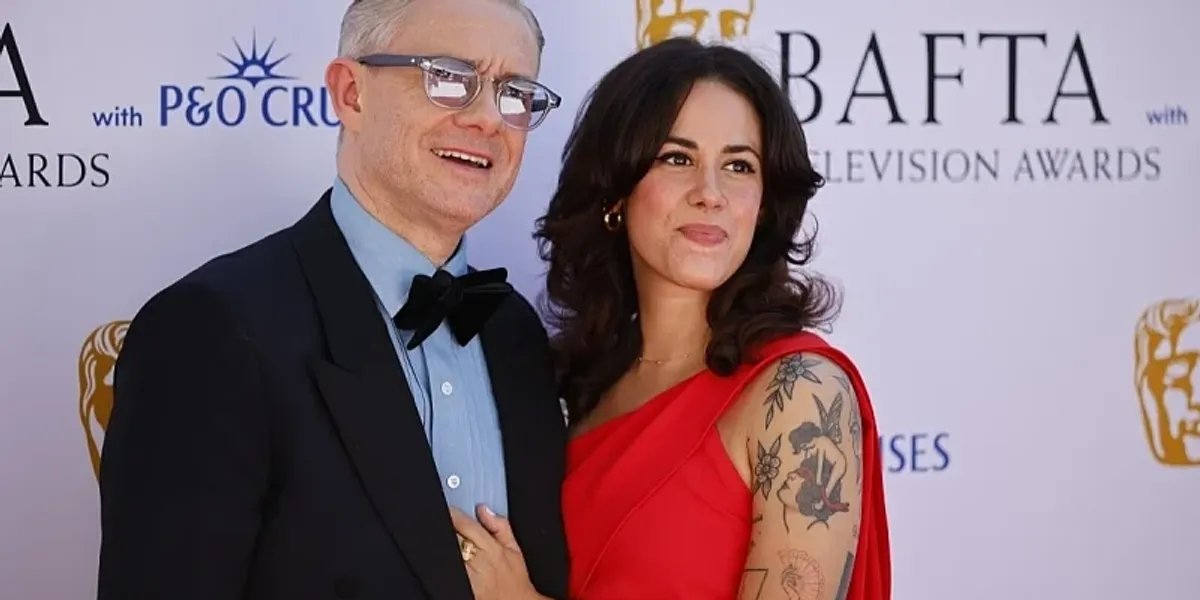 Zëdhënësi konfirmon martesën e Martin Freemanit dhe Rachel Benaissa-s