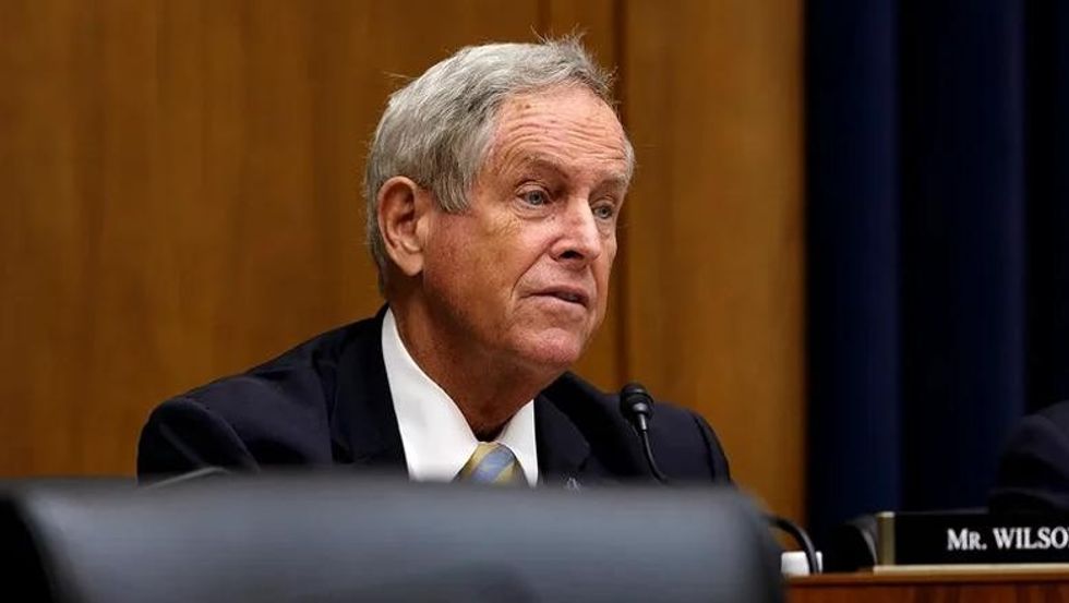 Wilson ngre pretendime për përpjekje për manipulim të zgjedhjeve në Serbi